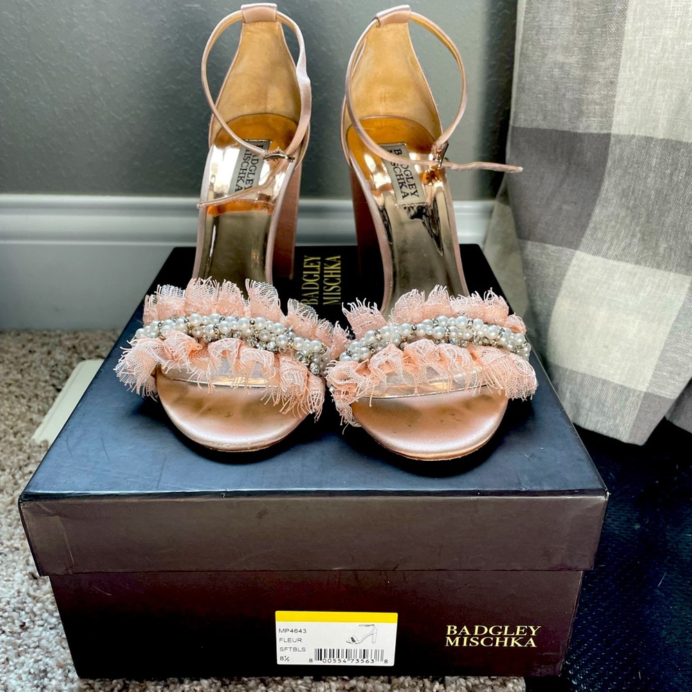 Badgley Mischka Fleur Heels in Soft Blush 💖